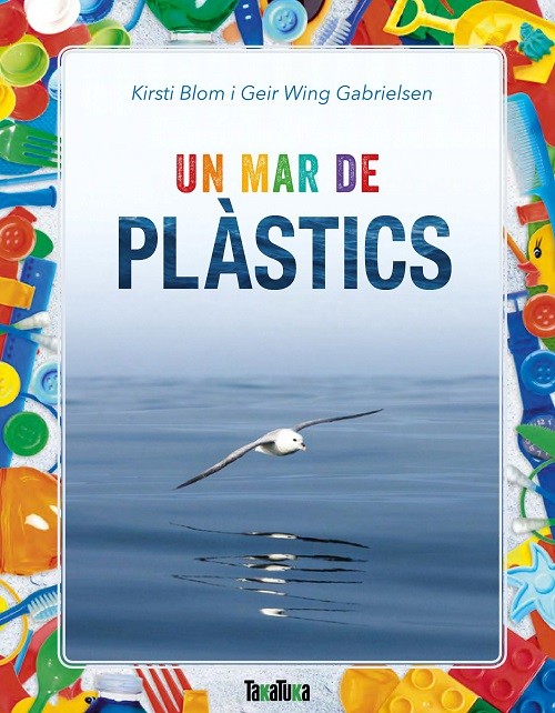 UN MAR DE PLASTICOS